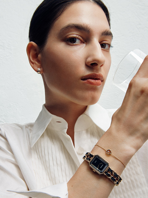 CHANEL_NM_SHOT_02_120_v2_4.5lo_cropped